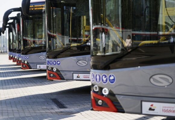 Nowe autobusy ŁKA dowiozą pasażerów prosto do domów